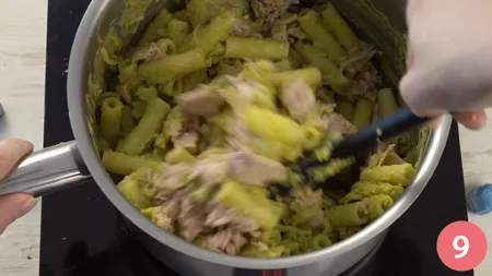 Pasta con tonno e piselli - Passo 9