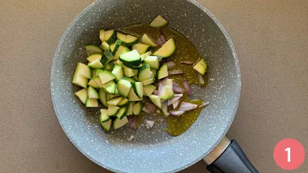 Pasta zucchine e menta - Passaggio 1