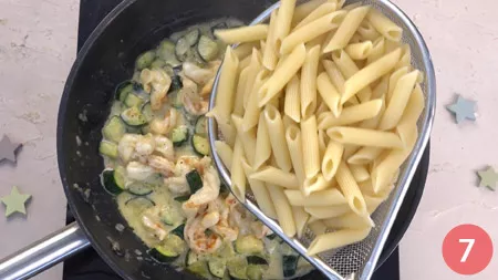 Pasta zucchine e gamberetti - Passaggio 7