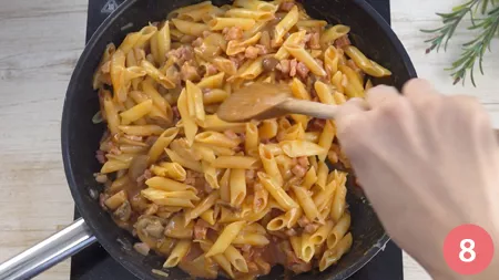 Pasta al sugo di funghi e pancetta - Passaggio 8