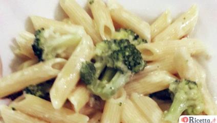 Penne ai broccoli e fonduta di gorgonzola