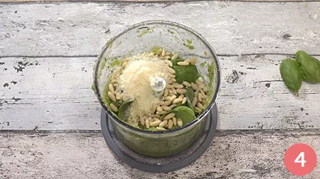 penne-al-pesto-di-zucchine-e-pancetta 4