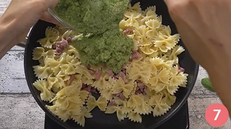 penne-al-pesto-di-zucchine-e-pancetta 7