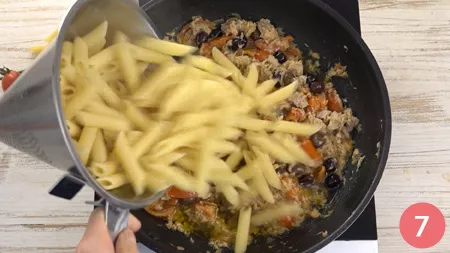 Penne al sugo di tonno e pomodorini - Passaggio 7