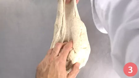 Pieghe di rinforzo per pizza e lievitati - passo 3