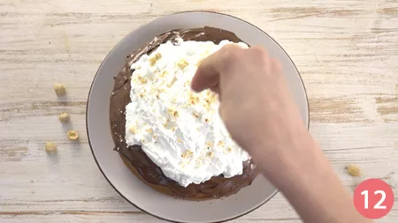 Poke cake alla Nutella - Passaggio 12