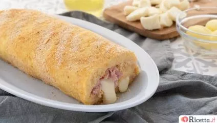 Polpettone di patate con ripieno filante, cotto in forno