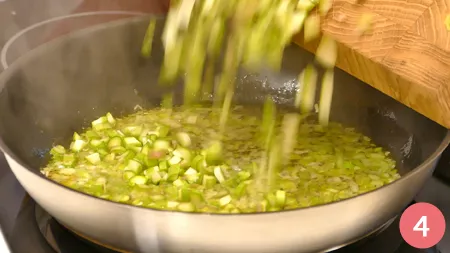 Quinoa multicolor con verdure croccanti e pinoli - Passaggio 4