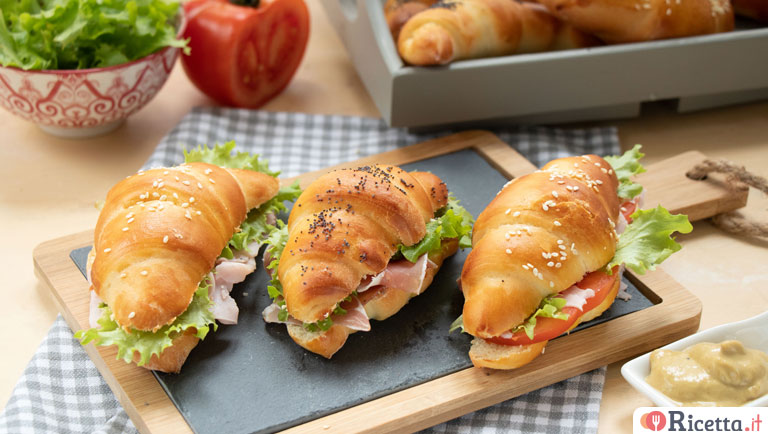 Cornetti salati di pasta brioche