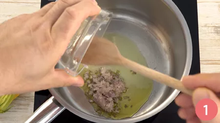 Risotto ai fiori di zucca e zafferano - Passaggio 1