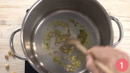 Risotto alle nocciole e toma - Passaggio 1