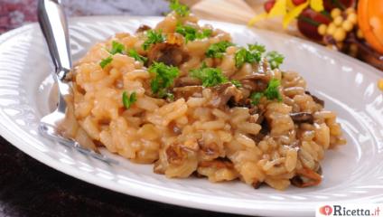 Risotto funghi e salsiccia Bimby: primo piatto cremoso e saporito