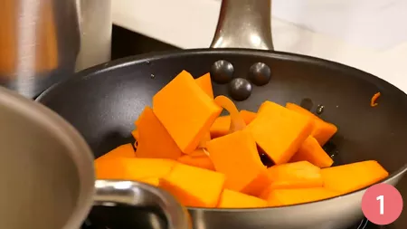 Risotto al Timorasso, crema di zucca e liquirizia - Passaggio 1