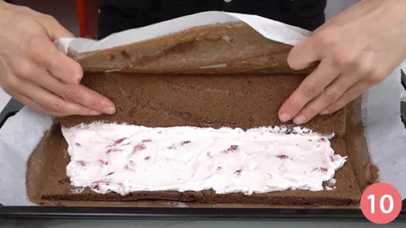 Rotolo al cacao alle fragole - P10