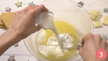 Aggiungiamo successivamente la tazzina di latte