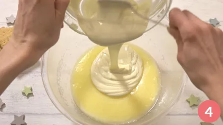 l cioccolato bianco sciolto a bagnomaria