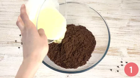 Sbriciolata al cioccolato senza cottura - Passaggio 1