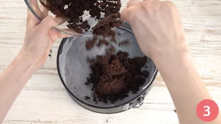 Sbriciolata al cioccolato senza cottura - Passaggio 3