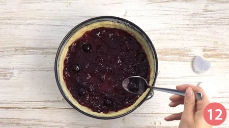 Sbriciolata alla crema e amarene - Passaggio 12