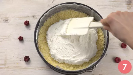 Sbriciolata alla ricotta e marmellata - Passo 7