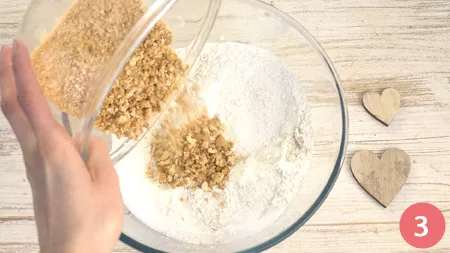 Sbriciolata di mele e amaretti - Passaggio 3