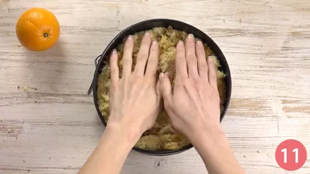 Sbriciolata di pandoro con crema all'arancia - Passaggio 11