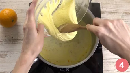Sbriciolata di pandoro con crema all'arancia - Passaggio 4