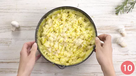 Sbriciolata di patate con funghi e salsiccia - Passaggio 10