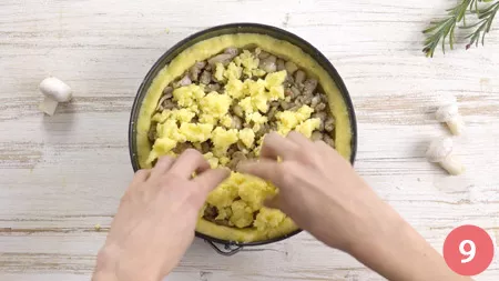 Sbriciolata di patate con funghi e salsiccia - Passaggio 9