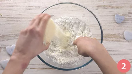 Sbriciolata salata con spinaci, ricotta e speck - Passaggio 2