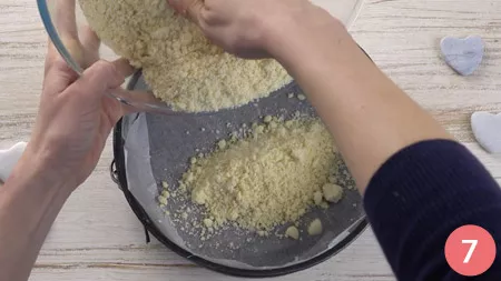 Sbriciolata salata con spinaci, ricotta e speck - Passaggio 7