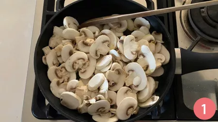 Scaloppine ai funghi - Passaggio 1