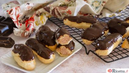 Sciù napoletani (pasta choux) con ganache al cioccolato