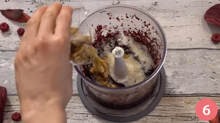 Una macinata di pepe e le noci