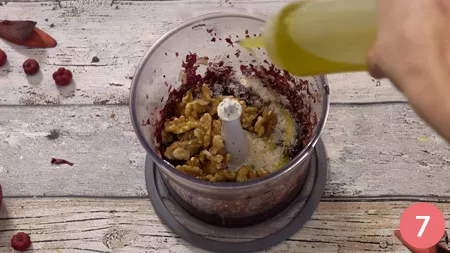 Per ultimo unite l'olio