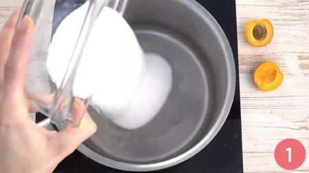 Semifreddo alle albicocche - Passaggio 1