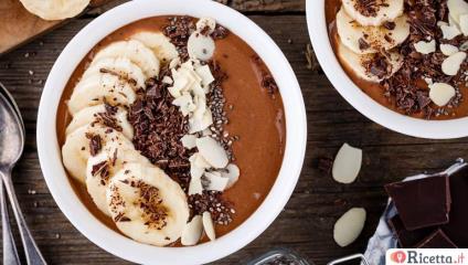 Smoothie bowl banana e cacao