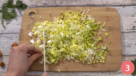 tagliamo il porro in pezzetti piccolissimi