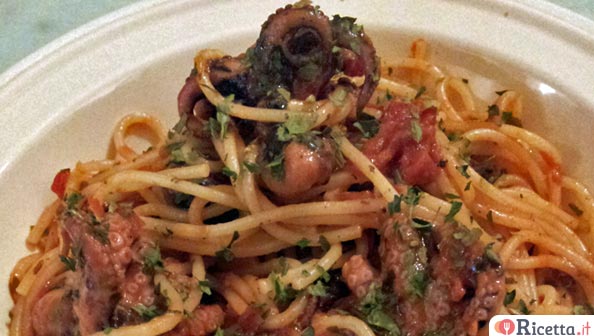 Ricetta Spaghetti al sugo di polpetti alla Luciana ...