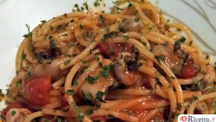 Spaghetti al sugo di pomodorini e seppioline