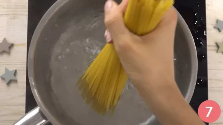 Spaghetti alla crema di ceci e speck - Passaggio 7