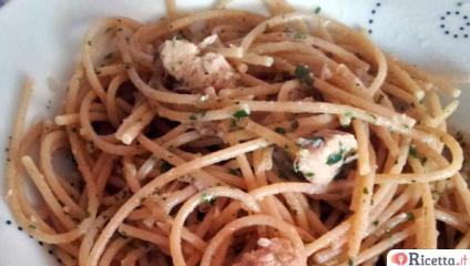 Spaghetti integrali aglio, olio, peperoncino e tonno