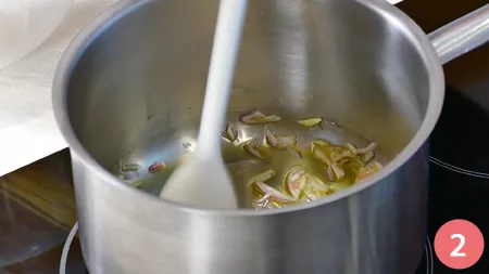 Spaghetti pomodoro e basilico - Passaggio 2