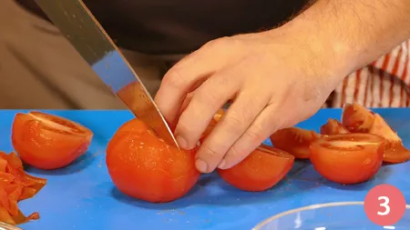 Spaghetti pomodoro e basilico - Passaggio 3