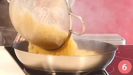 Spaghetti pomodoro e basilico - Passaggio 6
