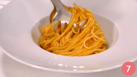 Spaghetti pomodoro e basilico - Passaggio 7