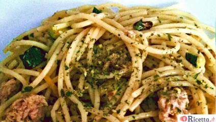 Spaghetti tonno, zucchine e limone