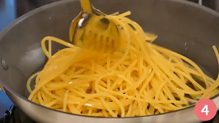 Spaghetto quadrato con cozze, pecorino e limone - Passaggio 4