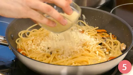 Spaghetto quadrato con cozze, pecorino e limone - Passaggio 5