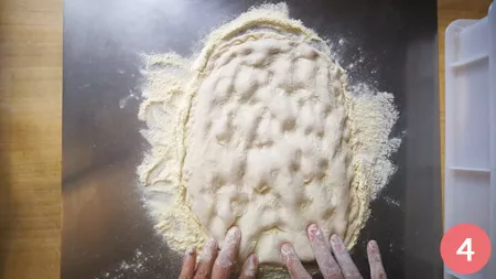 Stesura della pizza in teglia - pass 4
